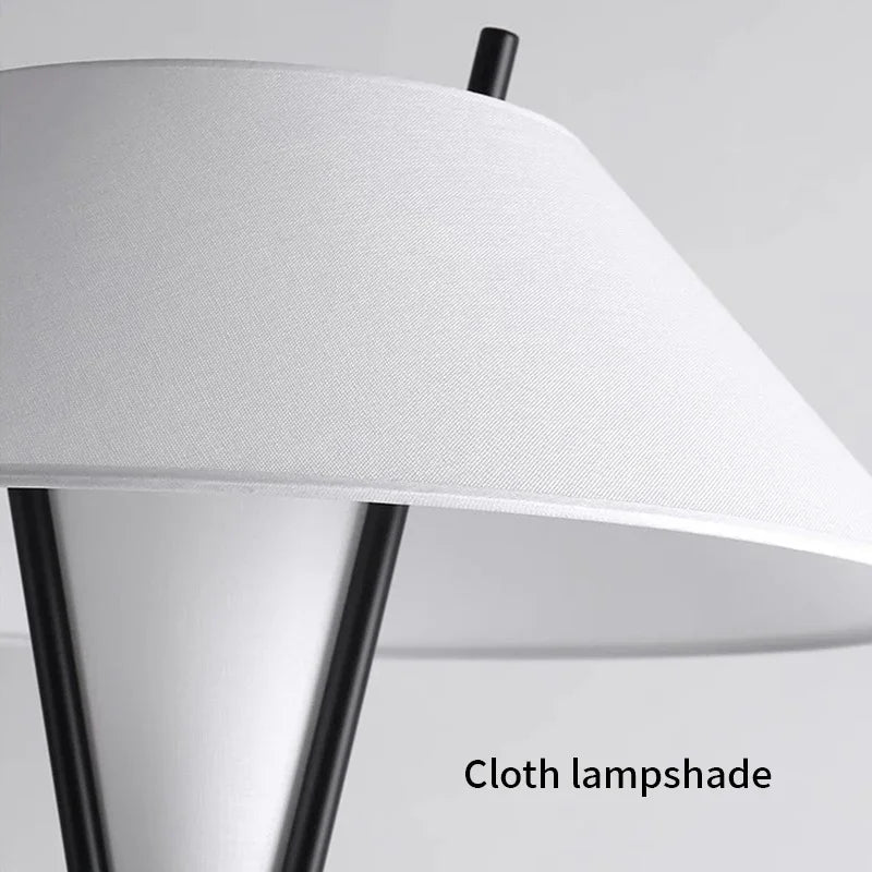 Modern LED floor lamp with foot switch for home decor - vue 5 sur 7