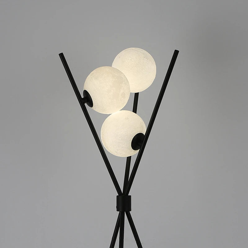 Nordic design 3D moon LED floor lamp with tripod - vue 5 sur 8