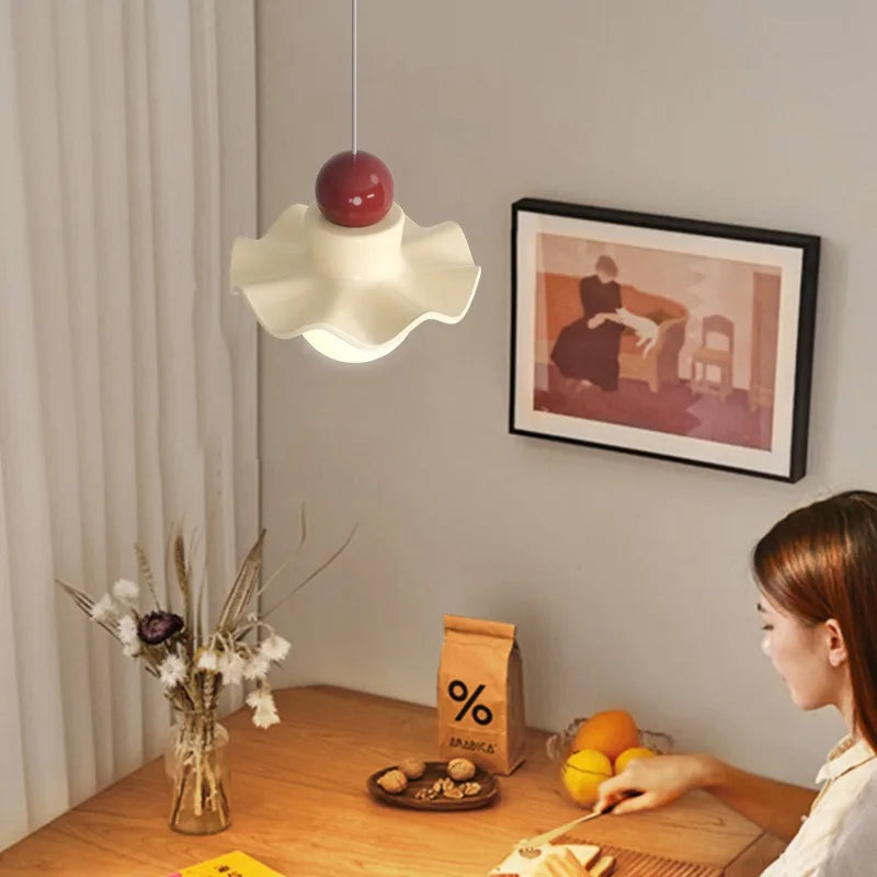 Nordic flower pendant light for children and decorations - vue 3 sur 16