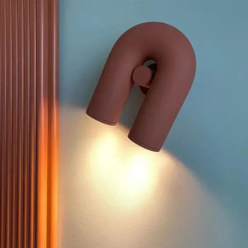 Nordic u-shaped wall light with simple and elegant design