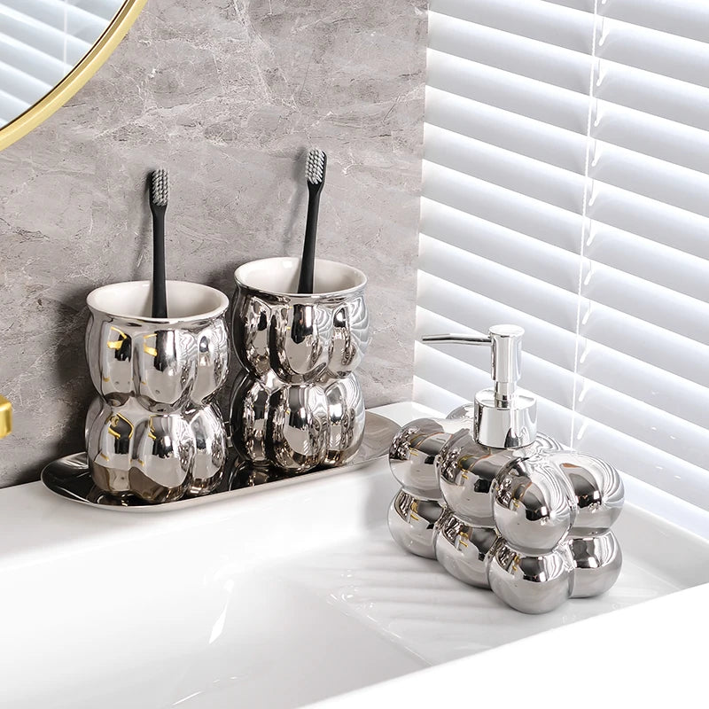 ceramic bathroom accessories for a stylish bathroom - vue 21 sur 21