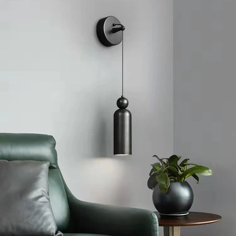 Modern minimalist wall light with adjustable cord - vue 4 sur 8