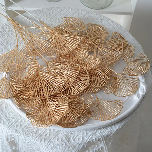 Set of artificial ginkgo, eucalyptus and holly leaves for floral decoration - vue 4 sur 13