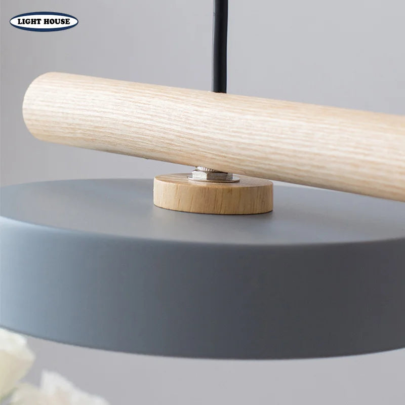 Nordic solid wood chandelier with integrated LED - vue 6 sur 10