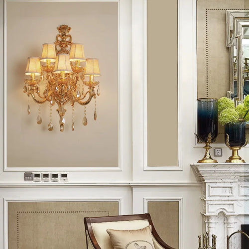 Elegant gold crystal wall light with five heads for stylish interiors - vue 4 sur 8