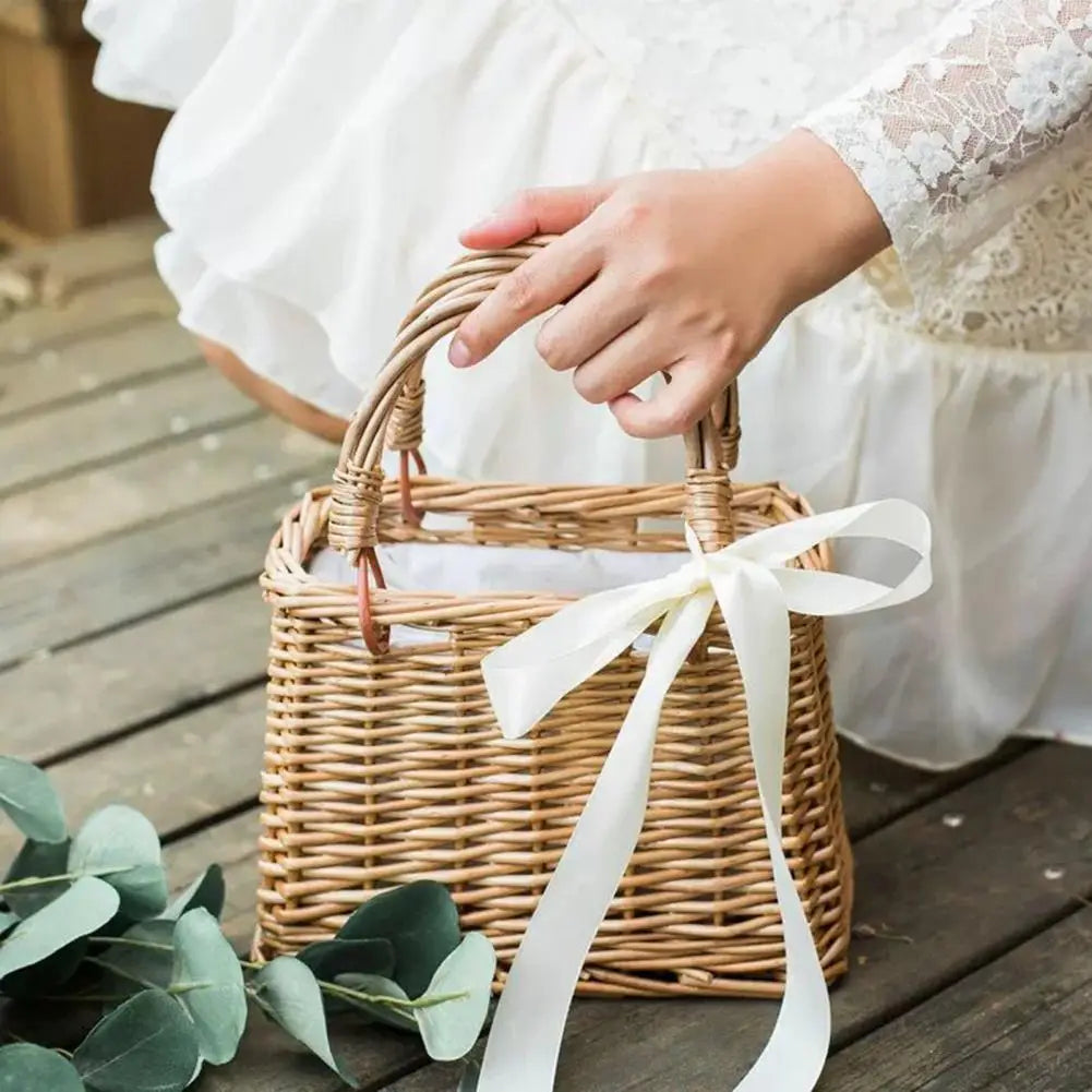 handwoven wicker flower basket for rustic decor - vue 3 sur 7
