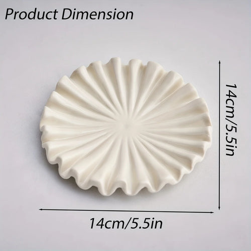 Elegant ceramic jewellery tray with modern scalloped design