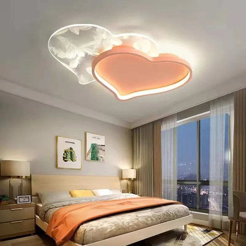 Modern heart-shaped feather ceiling light for decoration