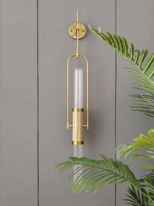 Art deco wall light in glass and gold metal with elegant design for interiors - vue 6 sur 9