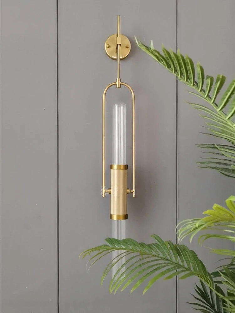 Art deco wall light in glass and gold metal with elegant design for interiors - vue 5 sur 9