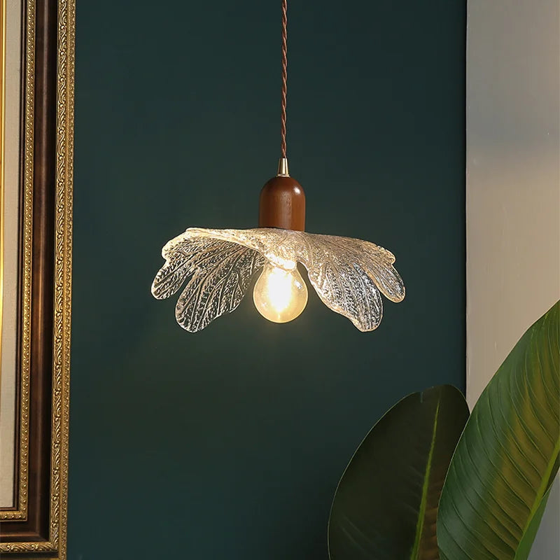Vintage lotus leaf pendant light for creative décor