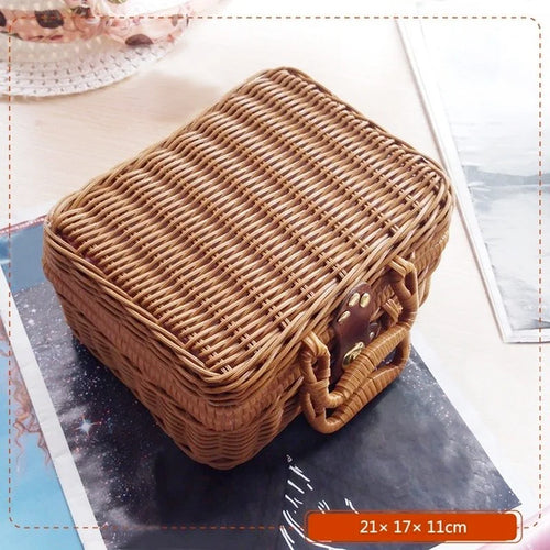 retro rattan basket for storage and picnic - vue 3 sur 12