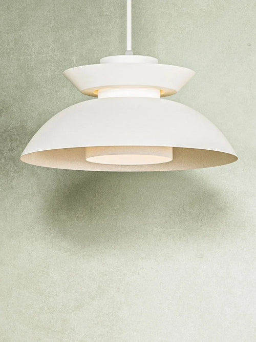 Modern Danish design wabi-sabi pendant light for contemporary spaces - vue 3 sur 11