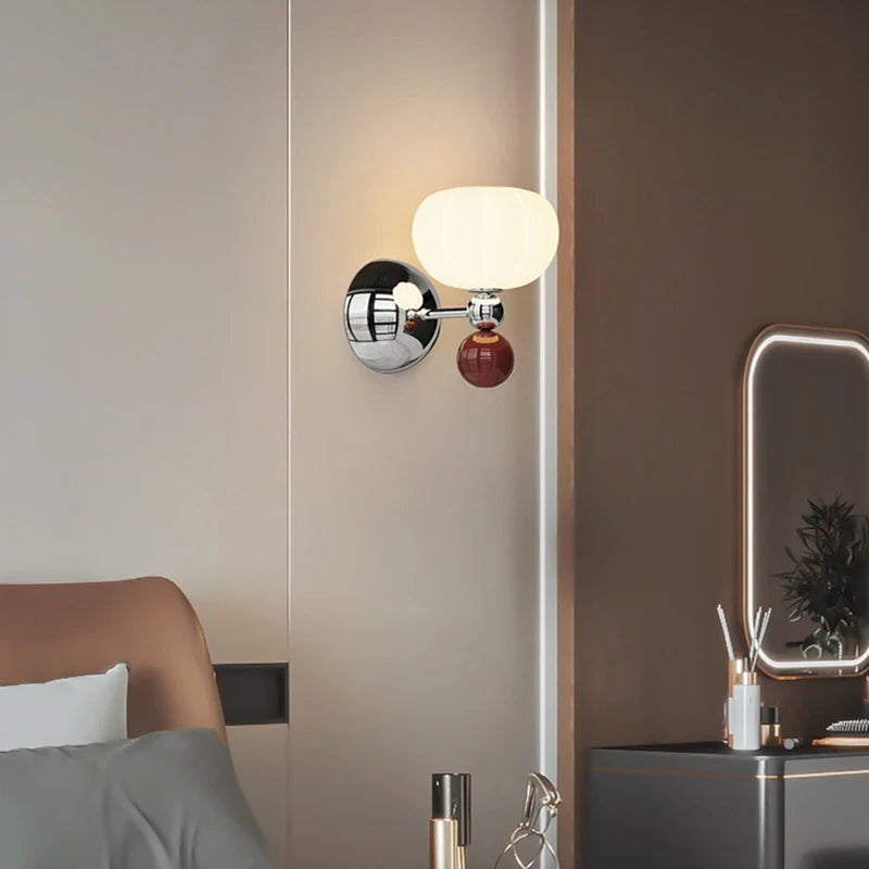 Modern LED wall light in acrylic with adjustable chrome metal