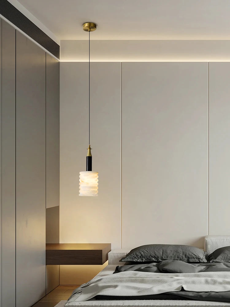 Modern pendant light in natural stone for minimalist lighting - vue 3 sur 8