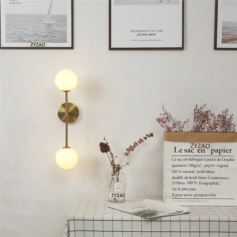 Post-modern simple gold glass LED wall light - vue 3 sur 10