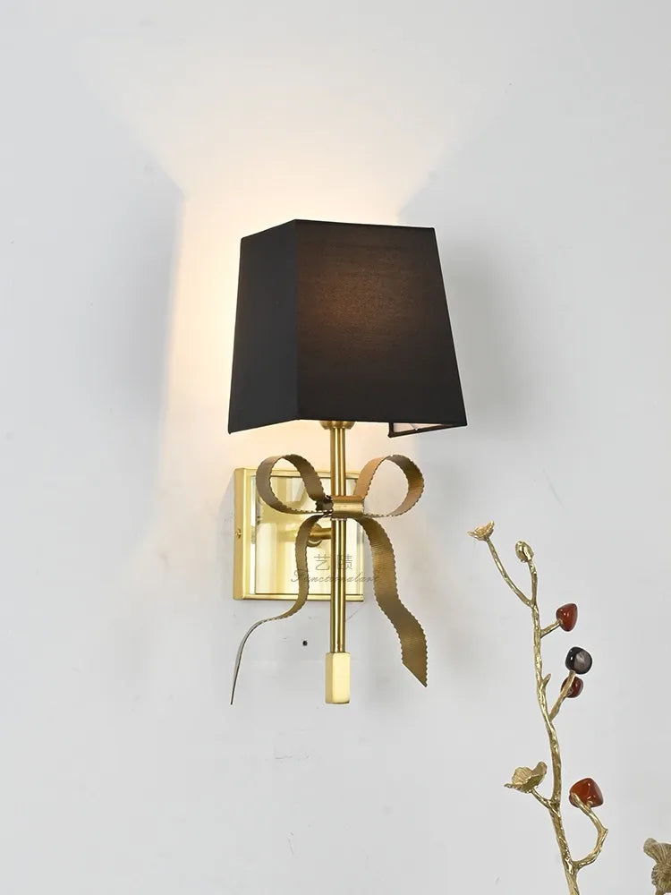 Large modern LED wall light for interiors - vue 5 sur 14