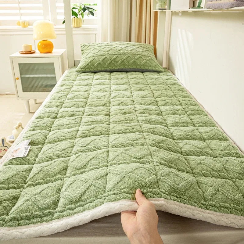 soft winter lambskin velvet mattress topper for students - vue 3 sur 12