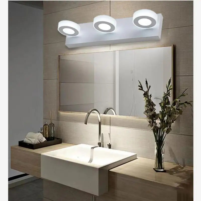 Modern LED wall light for mirror and decorative lighting - vue 3 sur 9