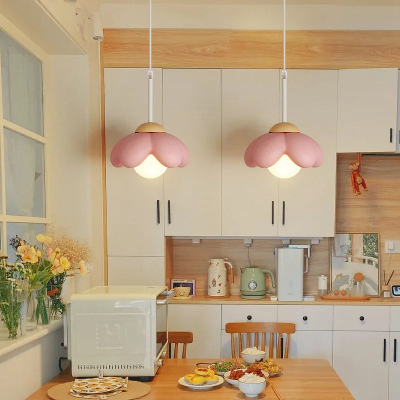 Romantic flower pendant light for children's interior decor - vue 3 sur 10