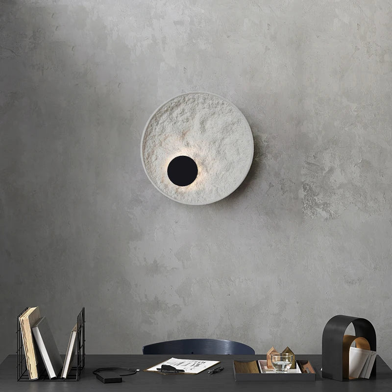 Modern decorative resin moon LED wall light - vue 3 sur 8