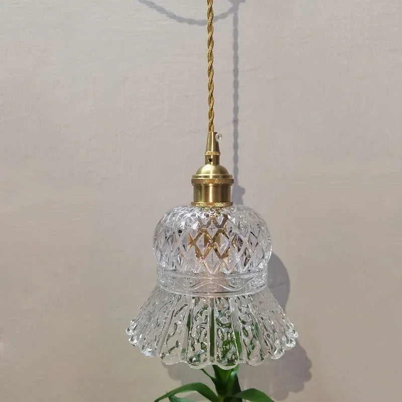 Transparent glass pendant for modern and elegant lighting - vue 4 sur 9
