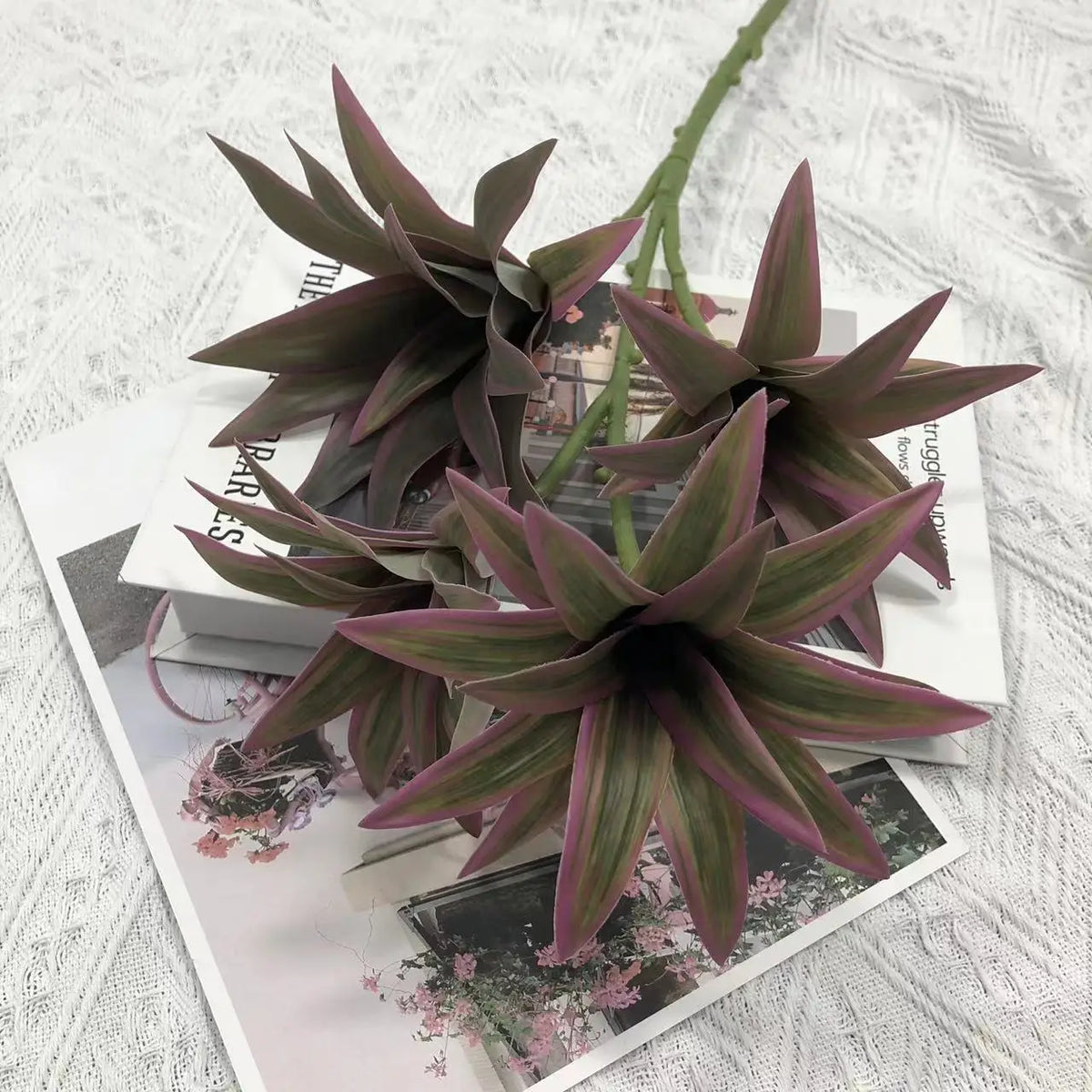 Tropical potted plant with decorative palm and bamboo - vue 15 sur 18