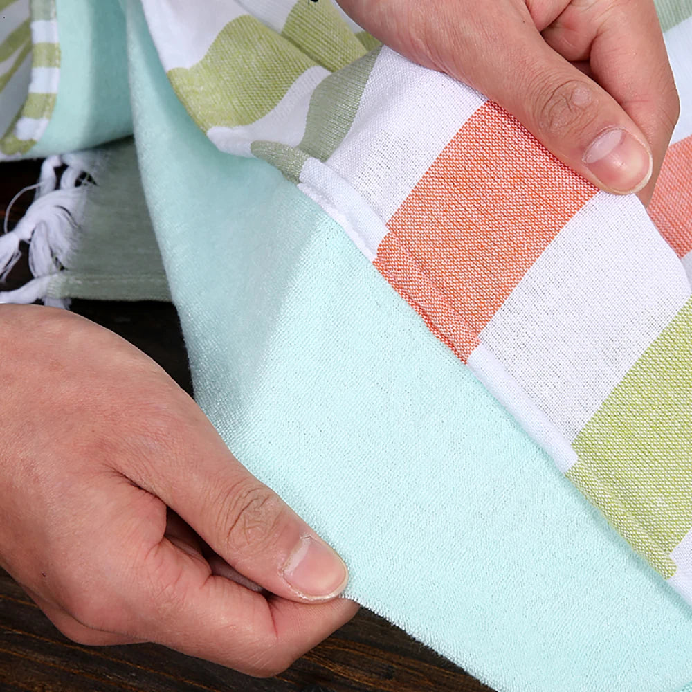 Lightweight striped Turkish cotton beach towel with tassels - vue 5 sur 7