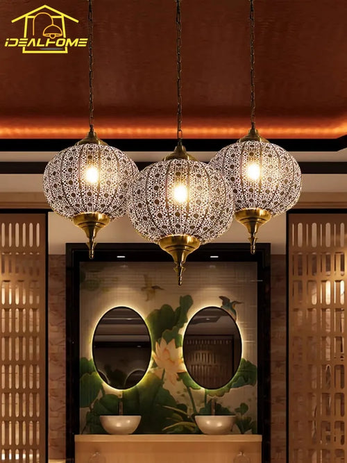 Vintage iron pendant light with Thai design for an elegant interior - vue 6 sur 6
