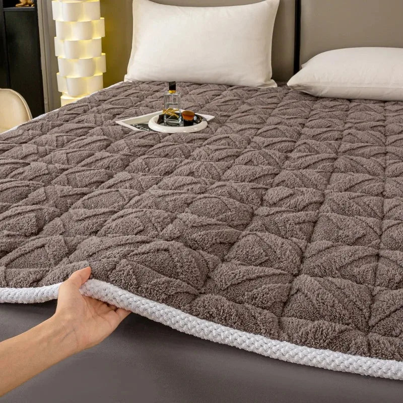 soft winter lambskin velvet mattress topper for students