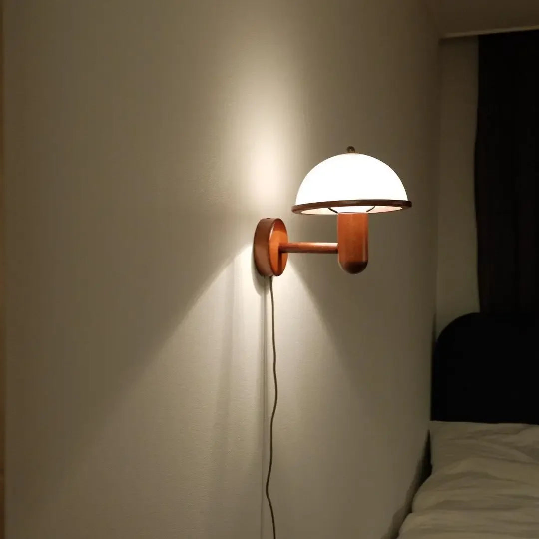 Wooden wall light with modern acrylic shade - vue 5 sur 8
