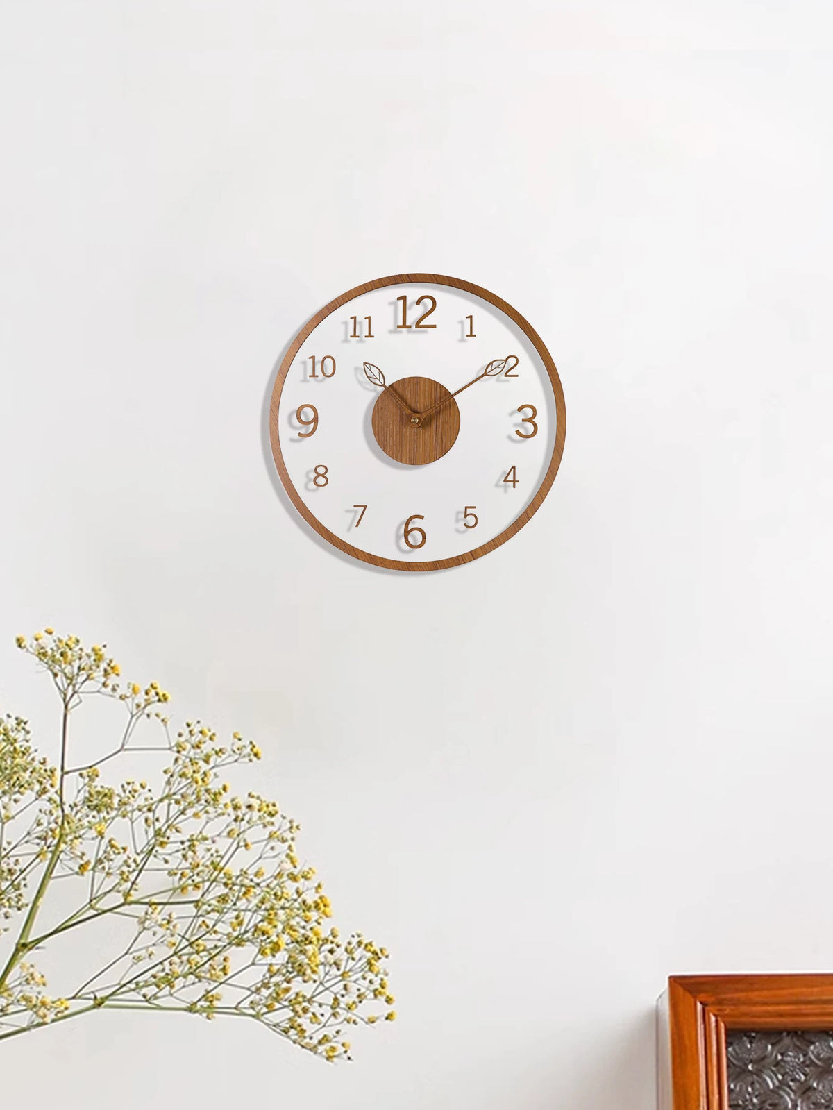 Transparent minimalist wall clock, tree leaf pointer, wood grain wall clock, silent living room, bedroom, office, and holiday de - vue 5 sur 7