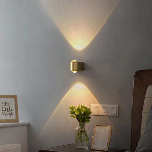 Designer wall light for a warm and welcoming atmosphere - vue 5 sur 9