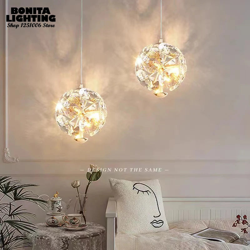 Modern luxury pendant light with luminous diamond design - vue 5 sur 9
