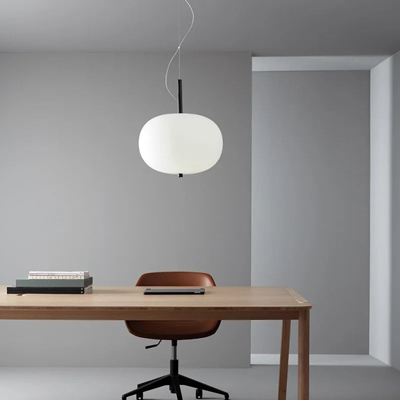 Designer glass pendant light for a modern and elegant interior - vue 3 sur 12
