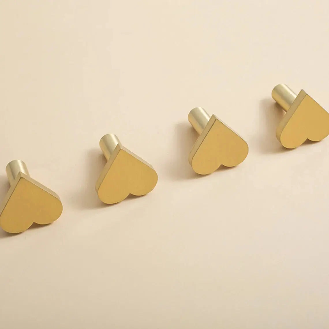 heart shaped brass wall hooks for cute accessories - vue 6 sur 7