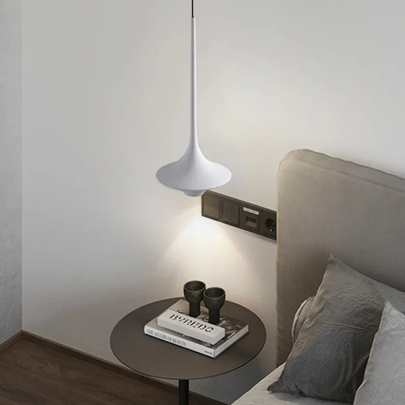 Modern design pendant light for restaurants and contemporary spaces - vue 3 sur 9