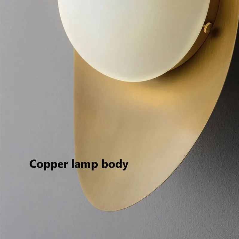 Minimalist crescent moon LED wall light - vue 6 sur 6