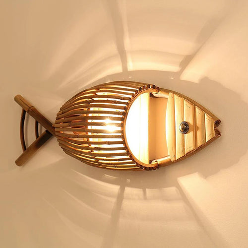 Retro decorative woven bamboo fish wall light for café and hotel - vue 2 sur 8