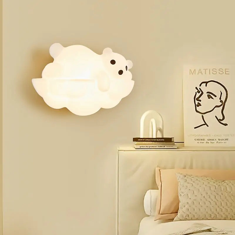 Decorative polar bear wall light ideal for indoor use - vue 5 sur 9