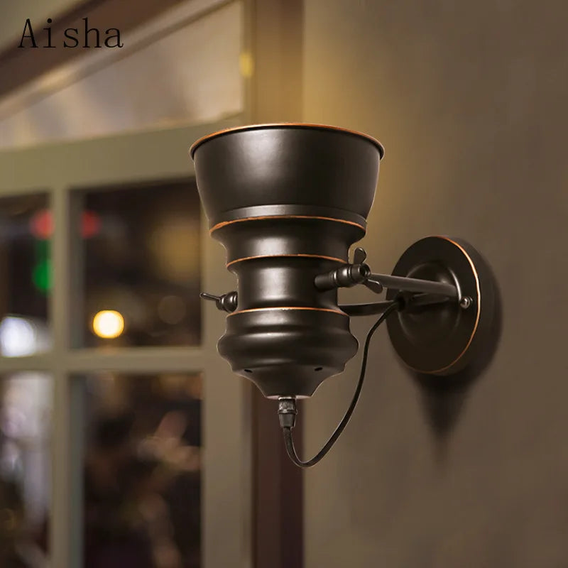 Retro industrial wall light for creative and nostalgic decor - vue 4 sur 7