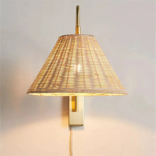 Japanese rattan wall light for minimalist interior decor - vue 5 sur 8