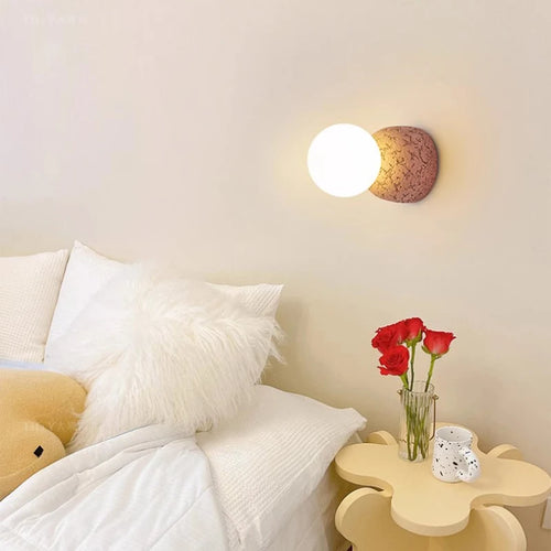 Modern minimalist glass wall light for indoor use - vue 2 sur 3