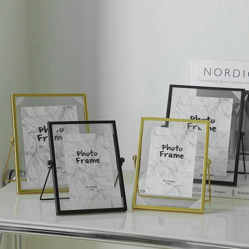Floating glass photo frame with decorative pressed flowers - vue 3 sur 8