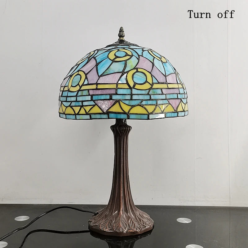 Antique Mediterranean style Tiffany table lamp for interior decor - vue 6 sur 6