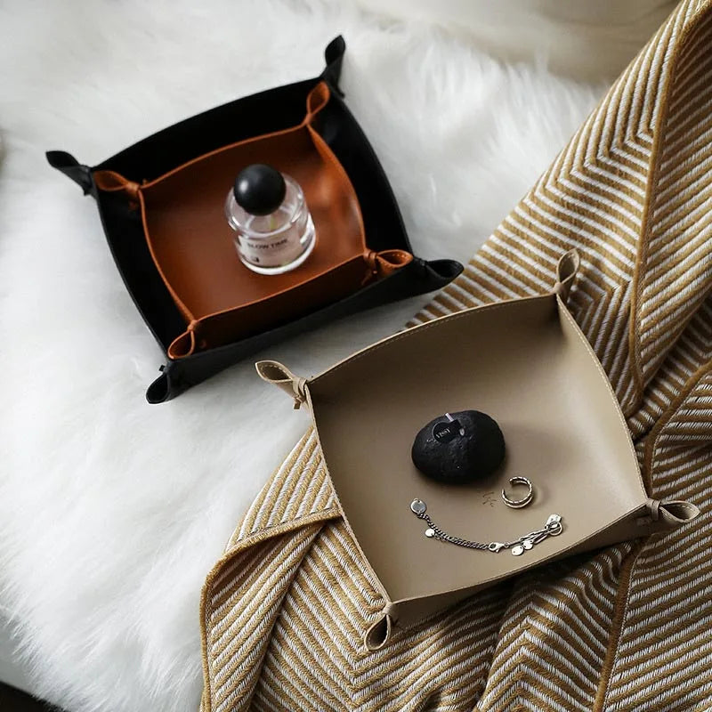 Leather storage tray for dice, jewellery and keys