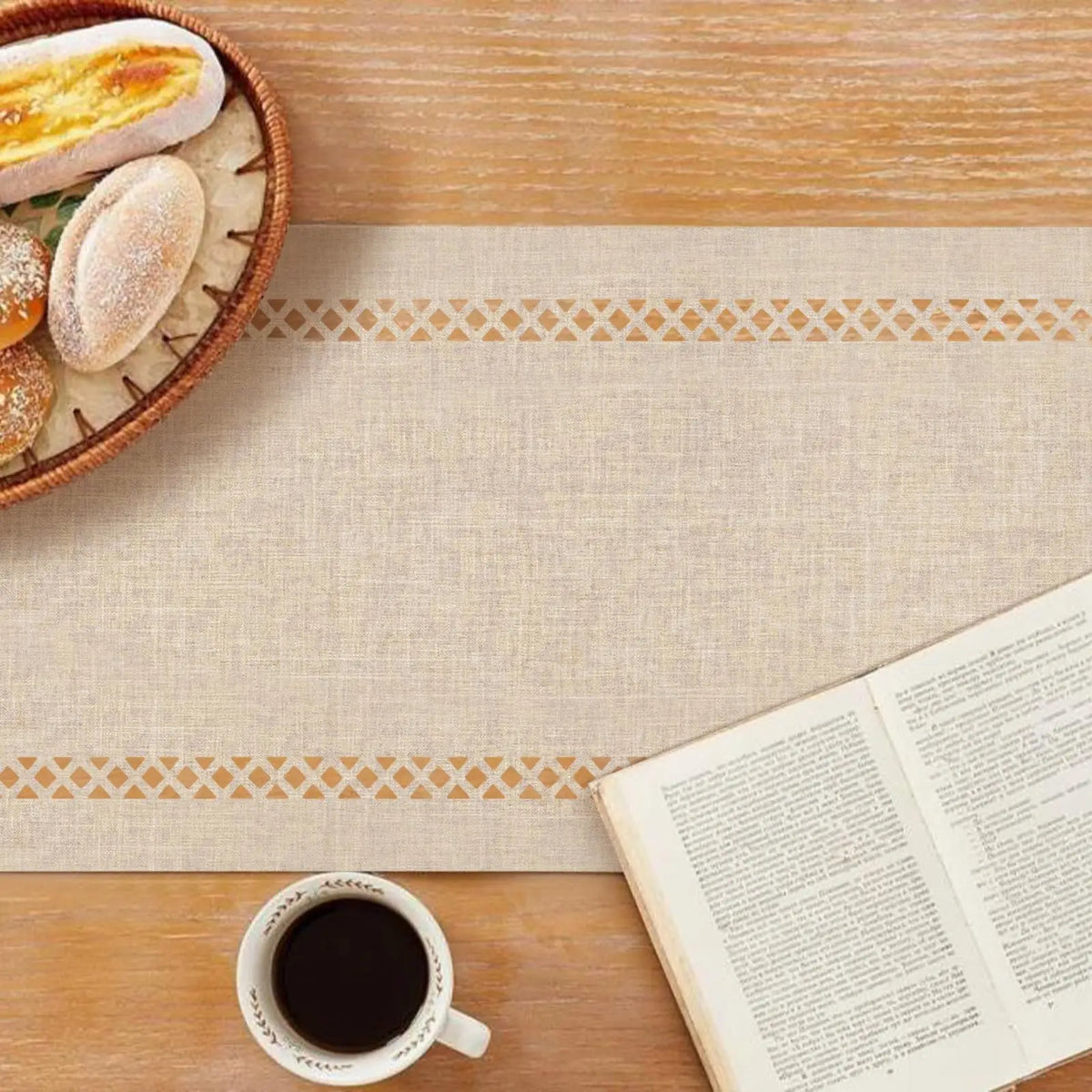 Boho style openwork linen table runner - vue 4 sur 13