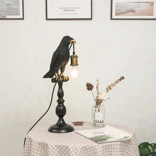 Modern resin bird-shaped desk lamp with golden beak - vue 4 sur 7