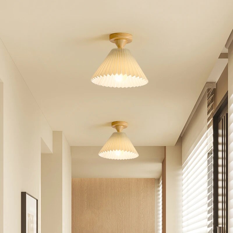 Modern LED ceiling light with wood and pleated fabric - vue 3 sur 11