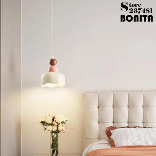 Cream floral pendant light for a warm atmosphere - vue 4 sur 8